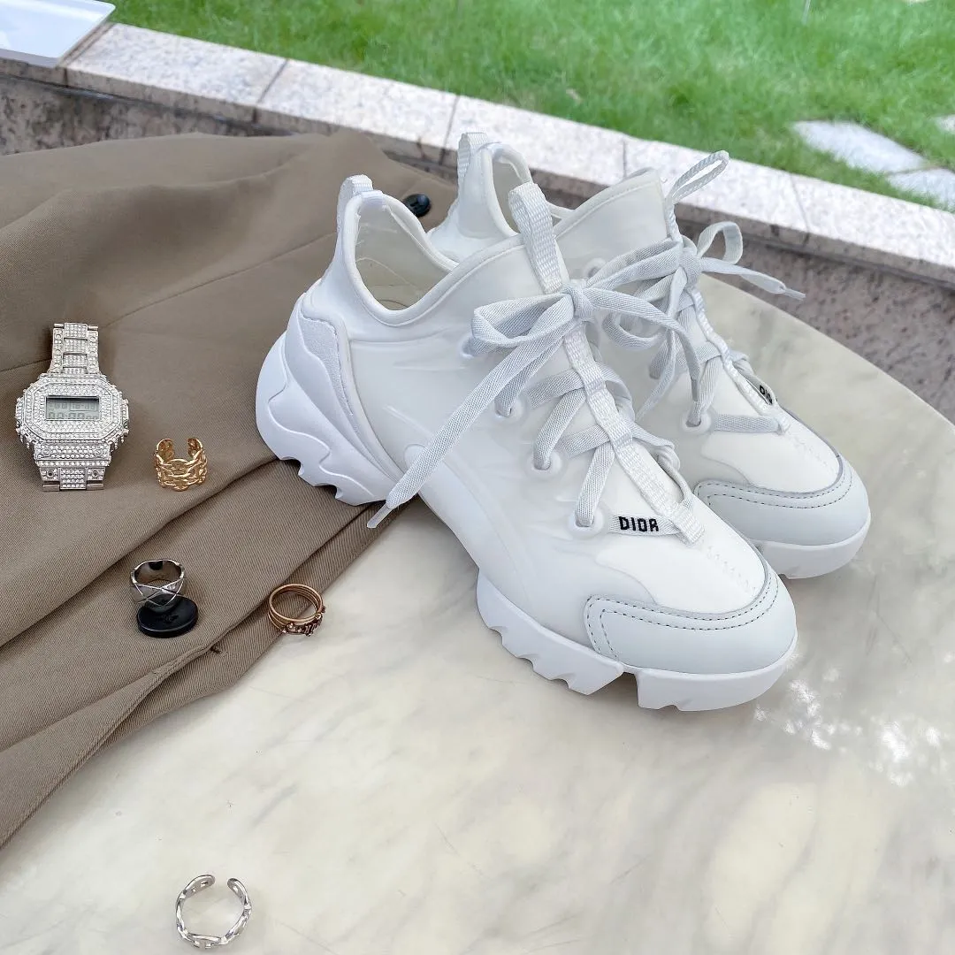 👟👟Ex-factory price 460 👟👟 DiorDior high-end version super popular Dior dad shoes-Crusie “J’DIOR 2020ss The new product created at the first major show of Paris Fashion Week in spring "As long as you buy this noble elegance, it will be yours." The new series is inspired by Dior's chief designer to cleverly combine the webbing on the dress with elegance on the perfect shoe shape. Super classic and good-looking. The original last is the most perfect last shape. Customized original material: imported silk cowhide with soft original customized Lycra surface. The best fabric on the market. 1:1 molded original film combination. The inner cowhide feet are perfect! Sizes 35-41, welcome to compare with the real ones